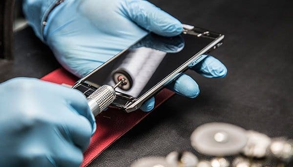 Vertu-New-Signature-Touch-craftsmanship