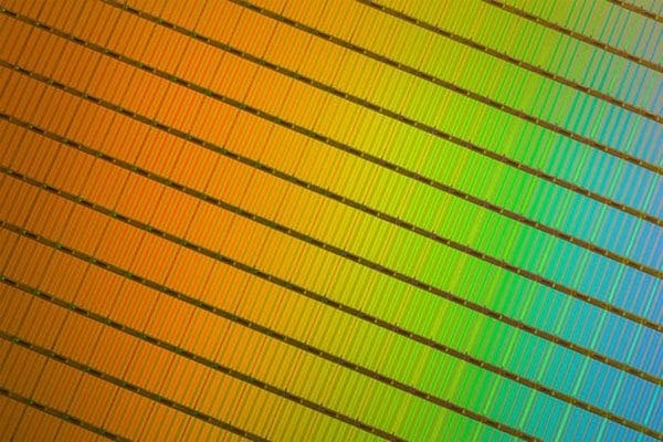 500_x_333_3d_nand_wafer_closeup